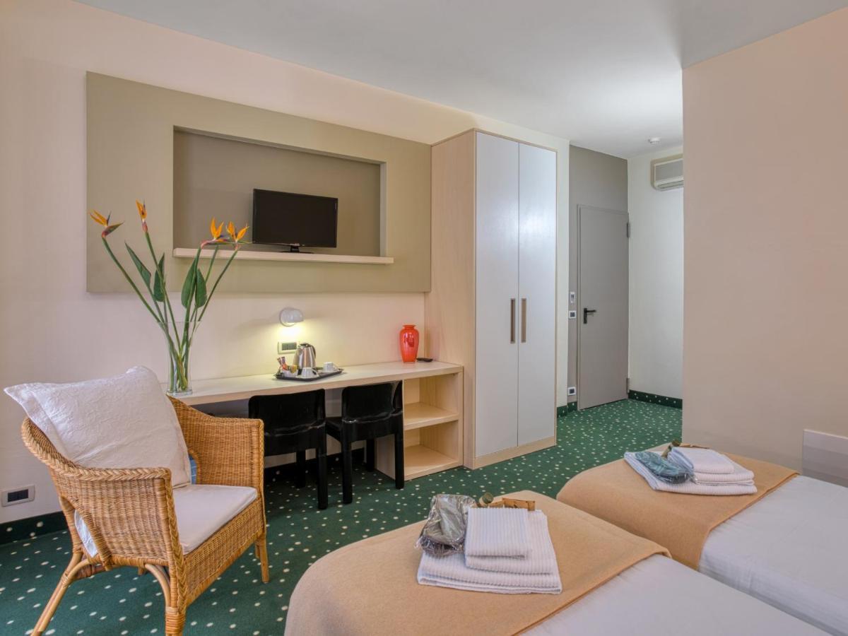 דסנזאנו דל גארדה Hotel Piroscafo מראה חיצוני תמונה