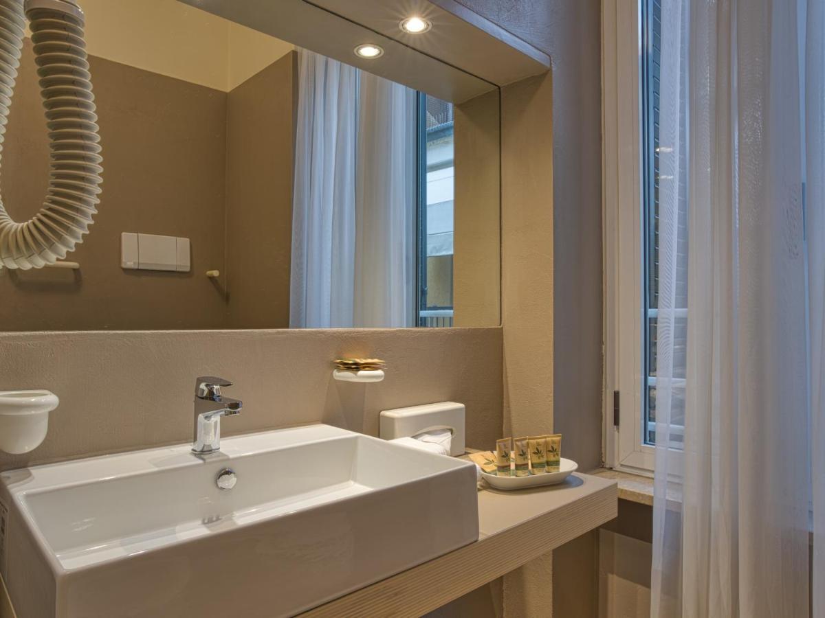 דסנזאנו דל גארדה Hotel Piroscafo מראה חיצוני תמונה