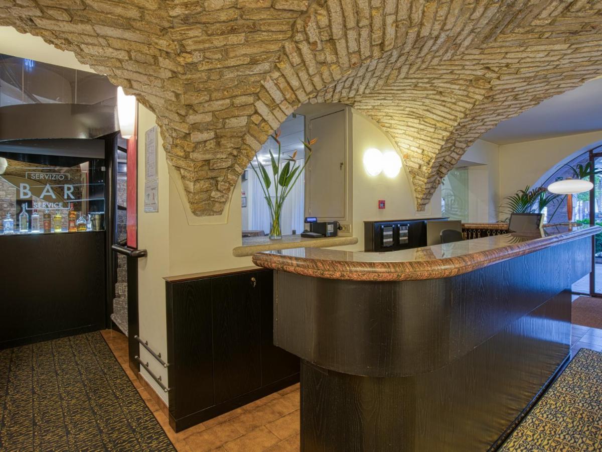 דסנזאנו דל גארדה Hotel Piroscafo מראה חיצוני תמונה