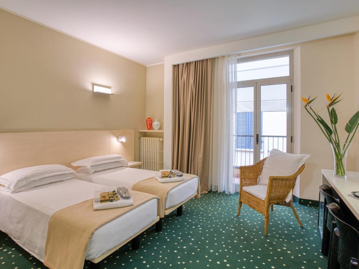דסנזאנו דל גארדה Hotel Piroscafo מראה חיצוני תמונה