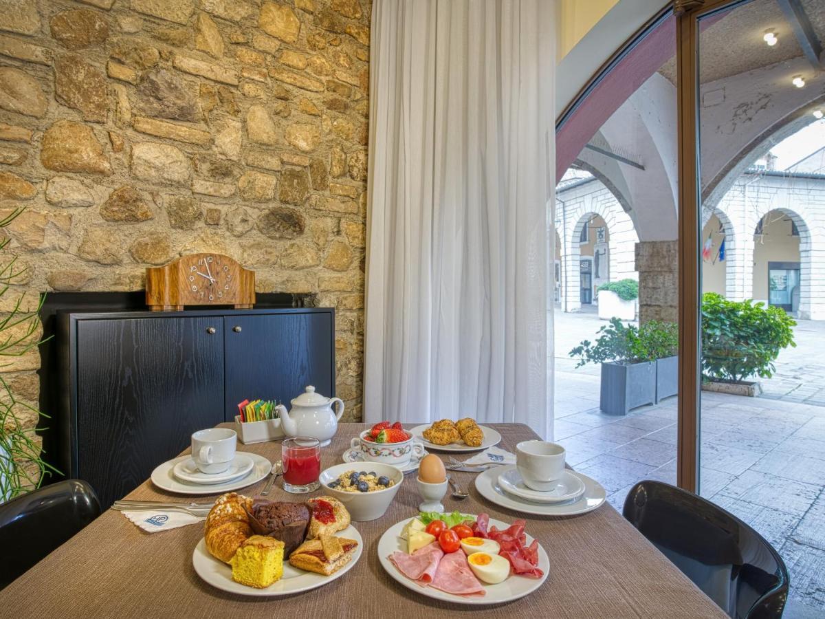 דסנזאנו דל גארדה Hotel Piroscafo מראה חיצוני תמונה