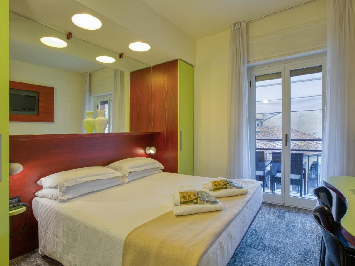 דסנזאנו דל גארדה Hotel Piroscafo מראה חיצוני תמונה